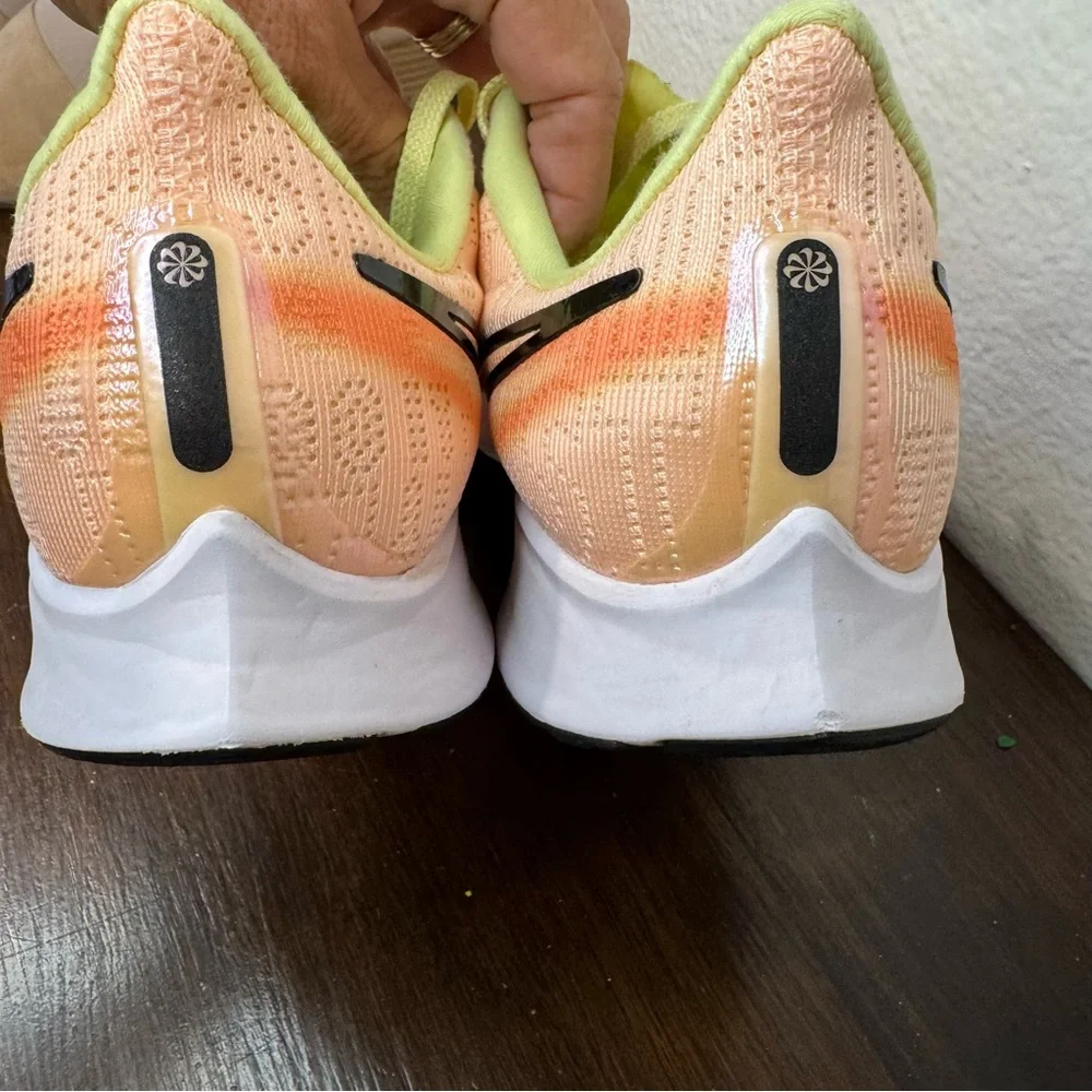 Nike Womens Air Zoom Pegasus 36 AV6259-800 Orange Running Shoes Sneakers Sz 8